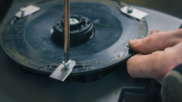 Robotic Mower Maintenance Service